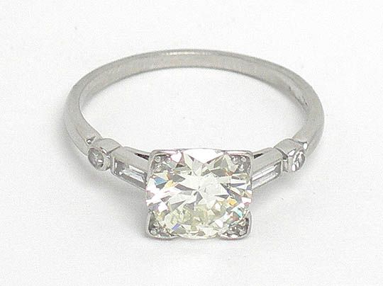 VINTAGE 1.35ct DIAMOND SOLITAIRE ACCENTS PLATINUM RING  