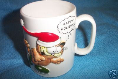 VINTAGE ENESCO GARFIELD 3 dimensional CHRISTMAS MUG  