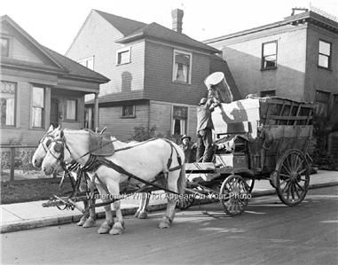   TRASH WAGON NOSTALGIC PHOTO SEATTLE WASHINGTON CITY WORKERS  