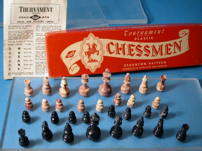 VINTAGE 1945 STAUNTON PATTERN LOWE TOURNAMENT CHESSMEN  