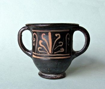 Ancient Greek Apulian xenon ware kantharos, 4th century B.C.  