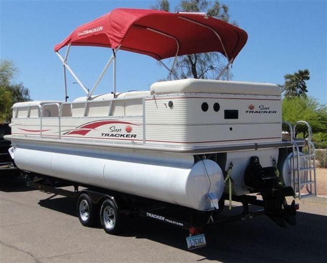  07 25FT SUNTRACKER TRI TOON PARTY BARGE V6 IN/OUTBOARD 