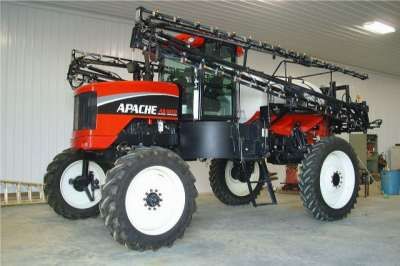 2010 Apache AS1010 Sprayers  