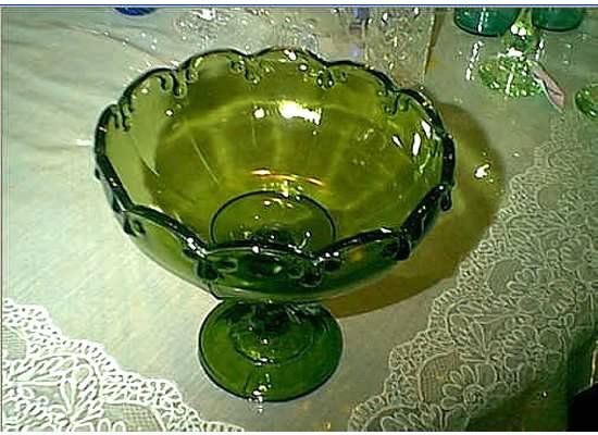 VINTAGE OLIVE GREEN INDIANA GLASS TEARDROP COMPOTES  