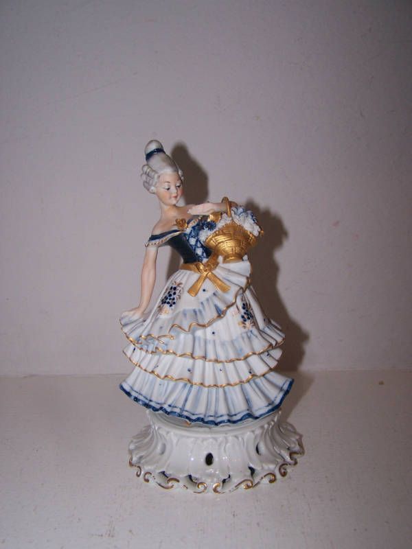 EDOARDO TASCA ITALY PORCELAIN FIGURINE WOMAN WITH FLOWR  