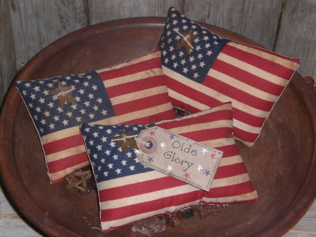 Primitive Americana Flag Heart/Star Ornies Bowl Fillers  