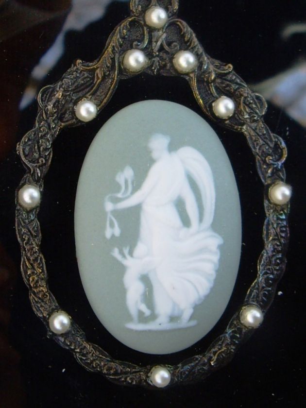 RARE~Green Jasperware Cameo Pearl Shadow Box Frame  