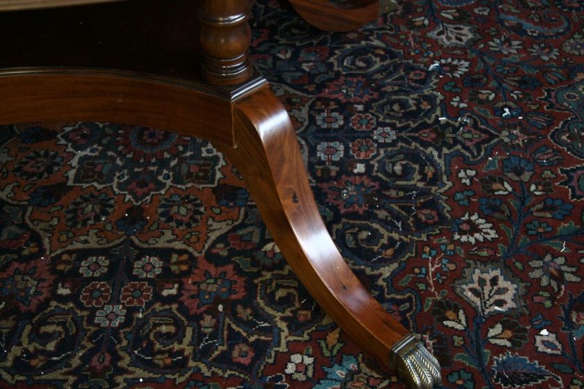 Large Round Mahogany Dining Table w/ Leaves  Perimeter  