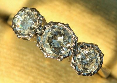 ANTIQUE ART DECO PLATINUM 0.75CT DIAMOND TRILOGY 18CT GOLD RING  
