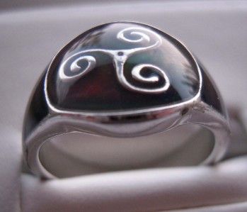 Stylish CELTIC Circular MOOD RING Small (6) Size L½  