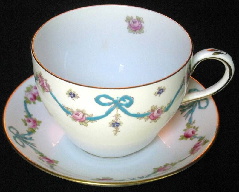 VINTAGE COLLECTIBLE HP BONE CHINA MUG/CUP & SAUCER ROSE  