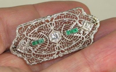 Deco 14K White Gold .53ct Diamond & Emerald Brooch 5g  