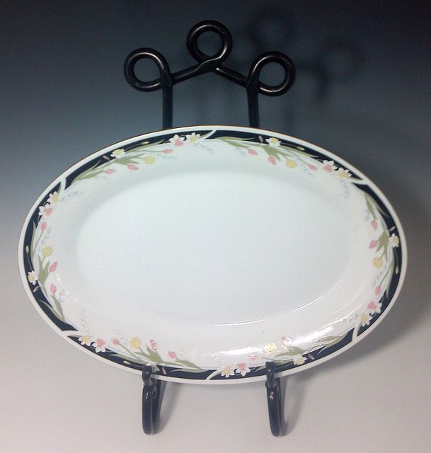   Ming MICHELLE Oval Serving Platter 14 gold trim black border flowers