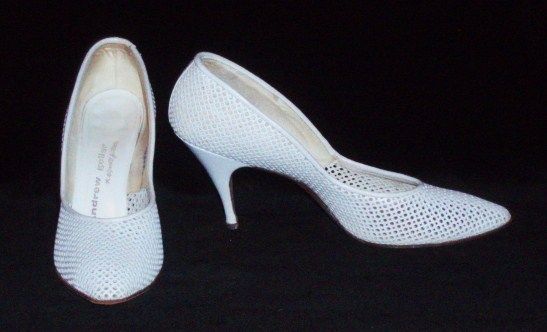 Vintage 50s 60s White Heels Shoes by Andrew Geller 9 AA  