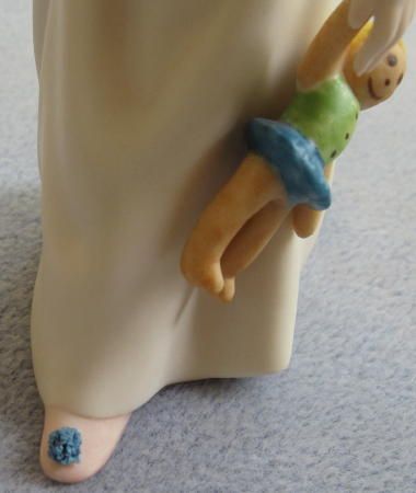 CYBIS Porcelain Figure Wendy with Doll Peter Pan Mint  