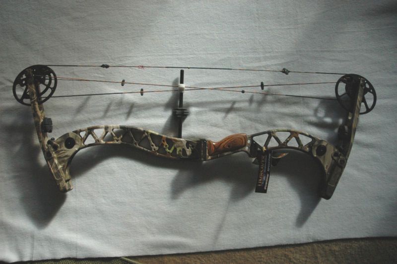 2010 Limbsaver Deadzone DZ 32 Compound Bow  