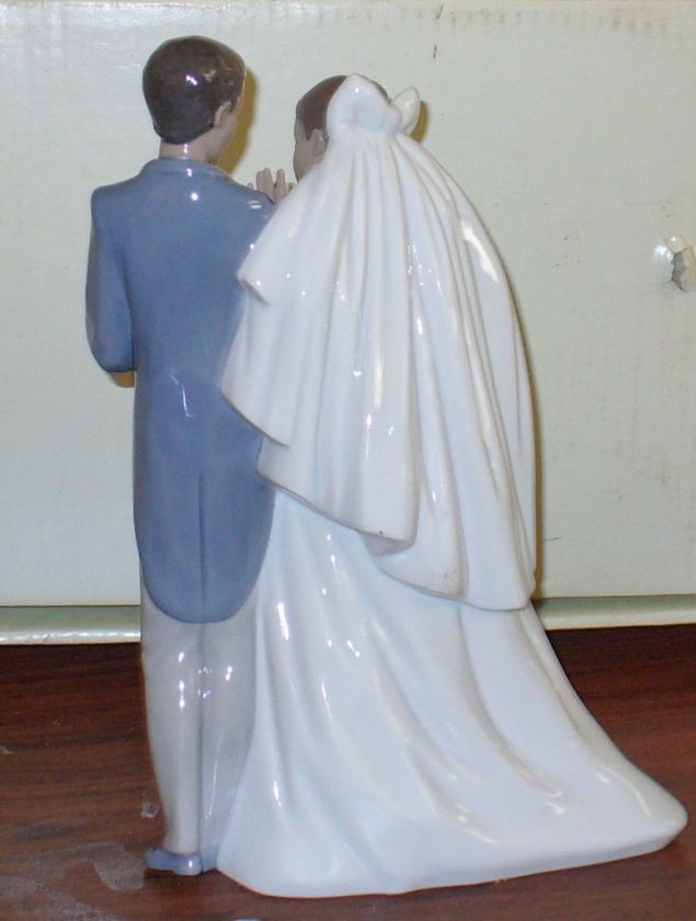 LLADRO NAO FOREVER LOVE # 1336 Mint Condition  