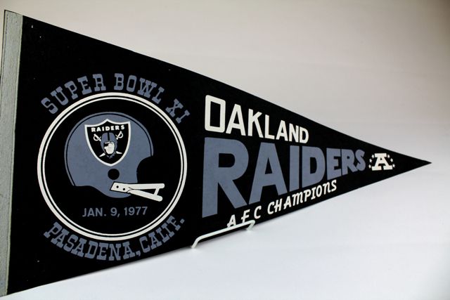 Super Bowl XI AFC Champs Oakland Raiders Pennant NM Product Image