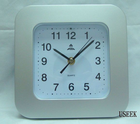 UK805 Wireless COLOR Clock Pinhole Camera Spy HIDDEN  